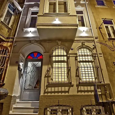 Leon Istanbul